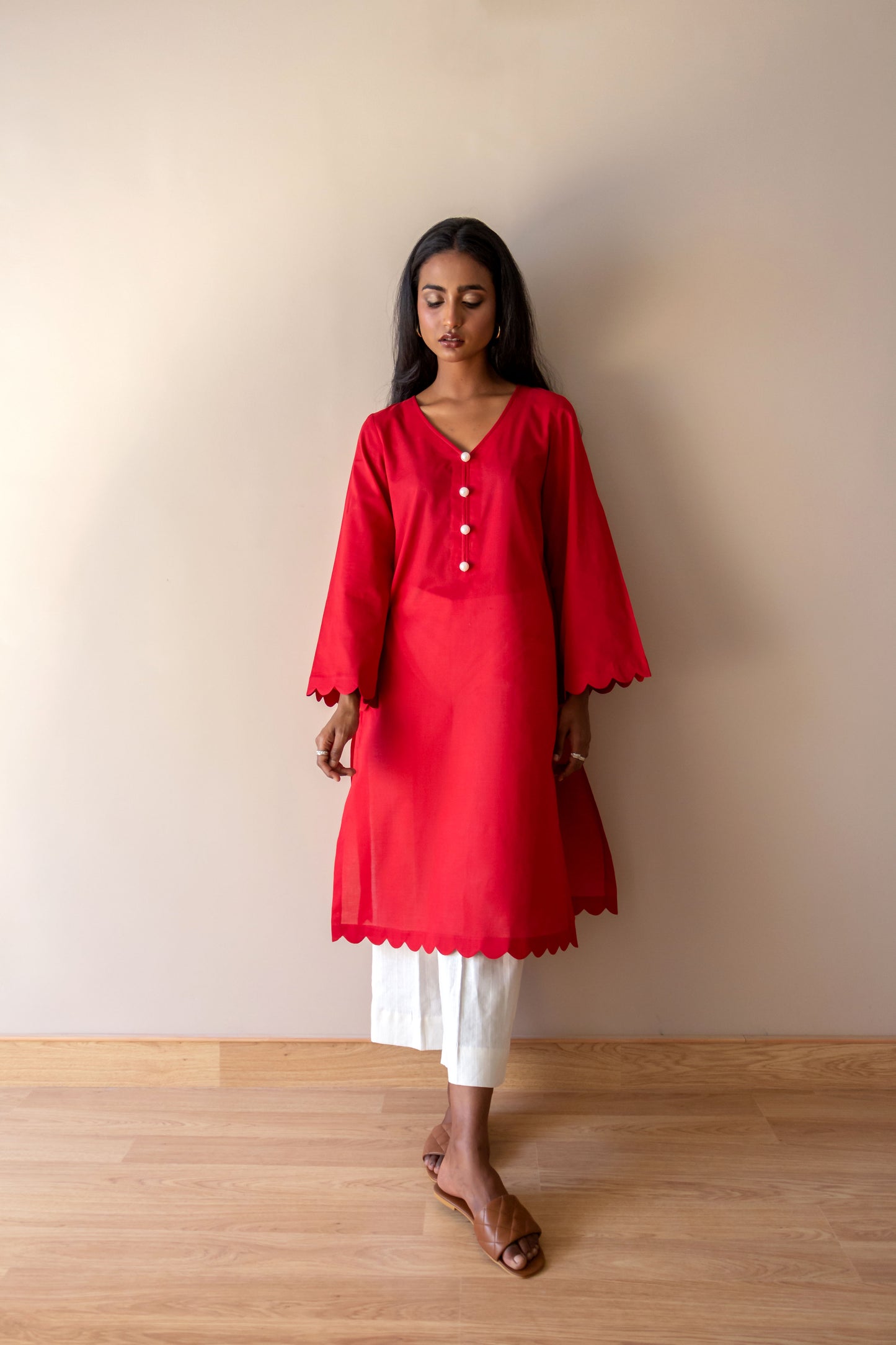 Red scalloped kameez